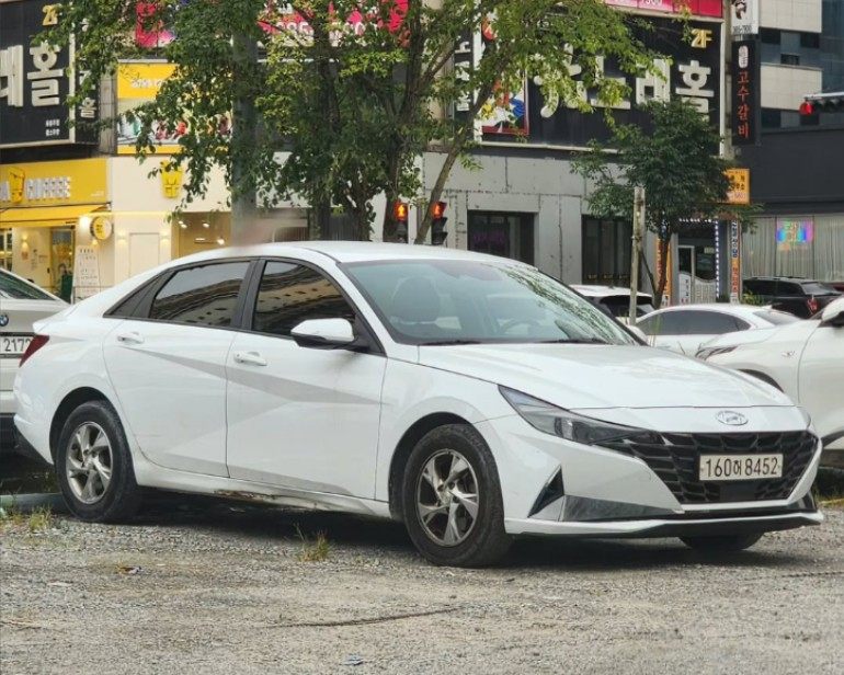 هيونداي إلنترا